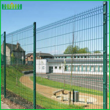 high quality made in China factory price welded wire mesh fence designs